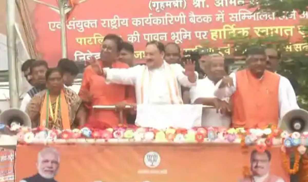 भाजपा अध्यक्ष जेपी नड्डा पहुंचे पटना, हुआ भव्य स्वागत